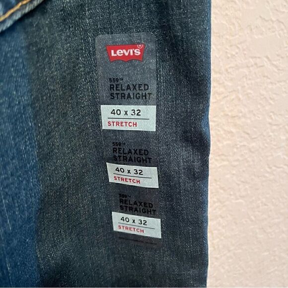 NWT. Levi’s Blue Jeans. Brand New with Tags. 559 Relaxed Straight. - Picture 9 of 9